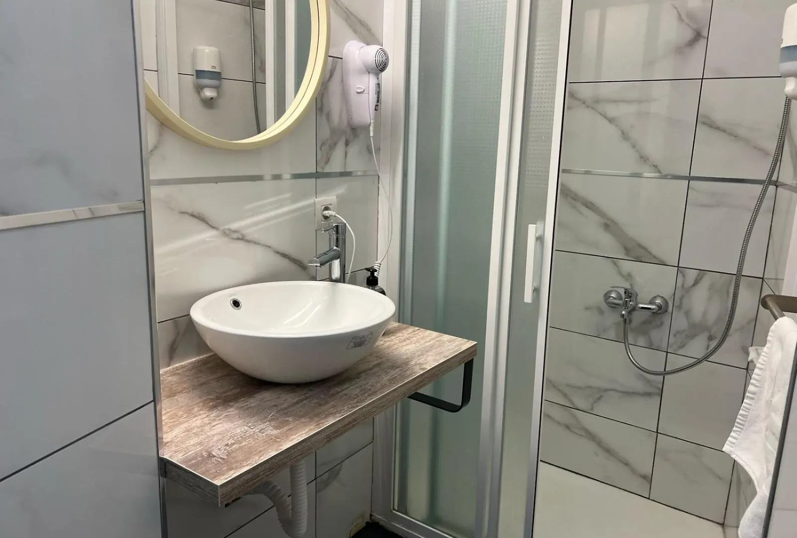 ** Hotell New Roser L' Escala Spanien