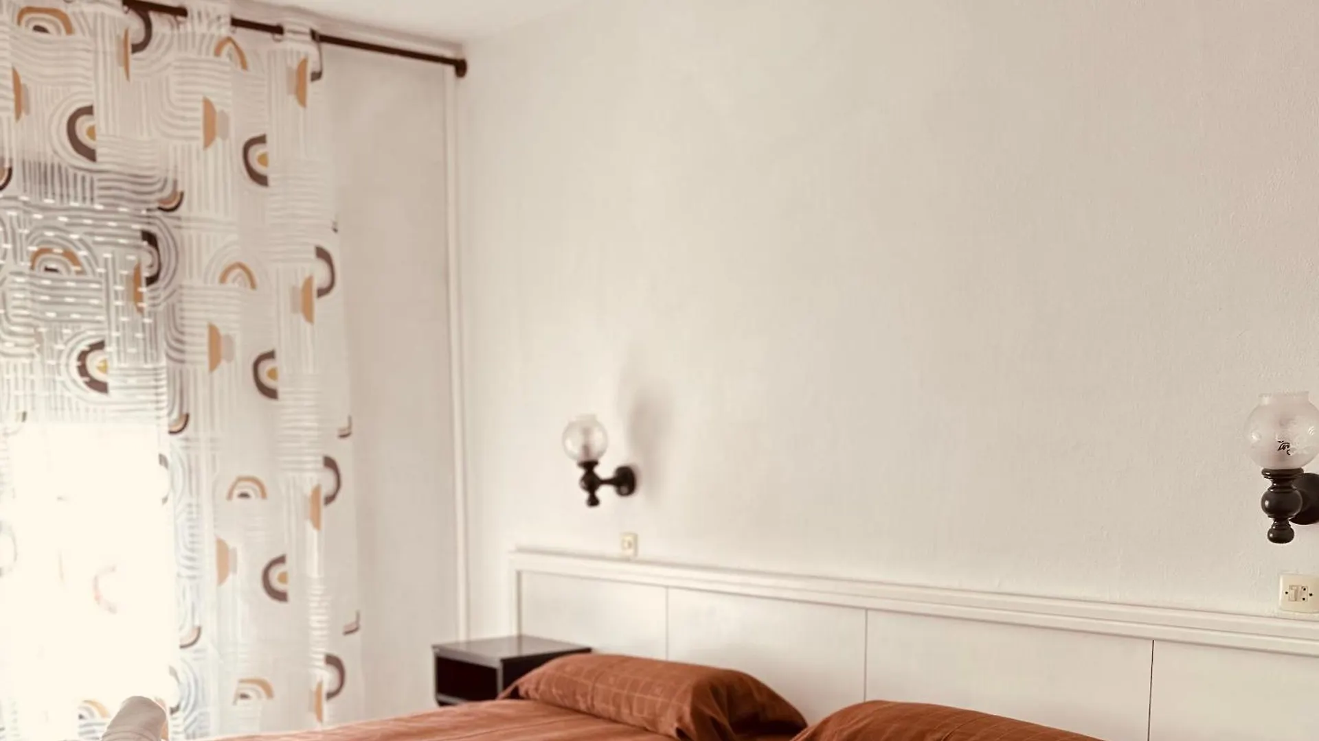 Hotel New Roser L' Escala