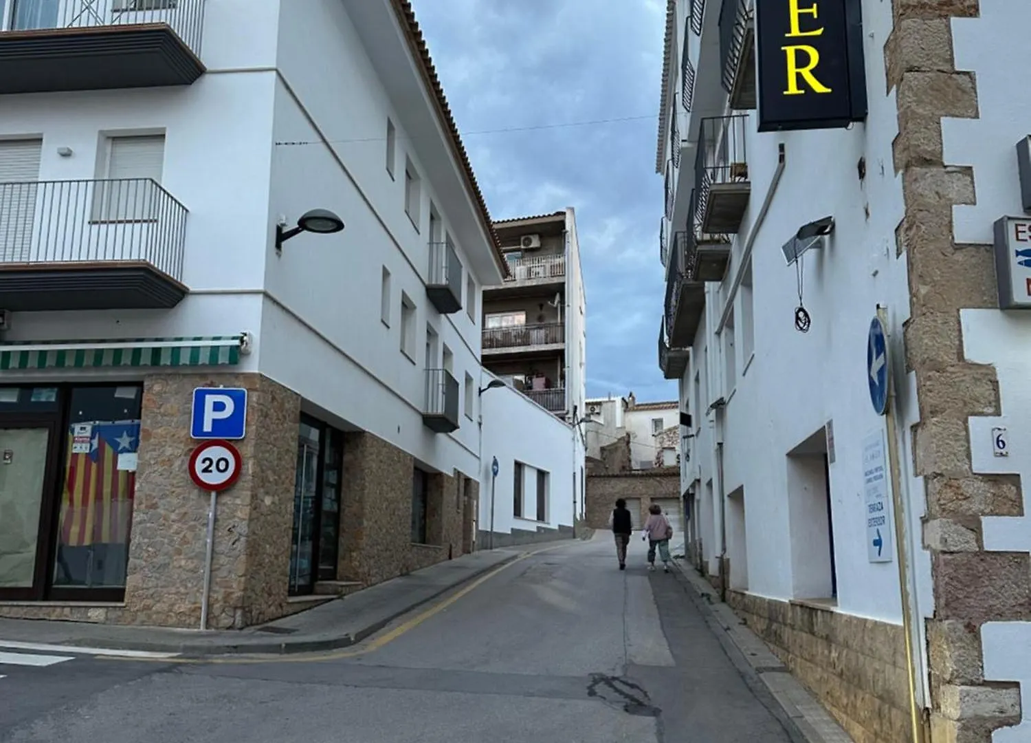 New Roser L' Escala